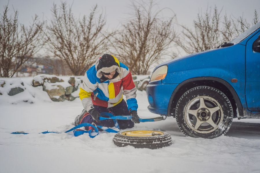 How Tow Truck Salt Lake Keeps You Safe During Winter Driving
