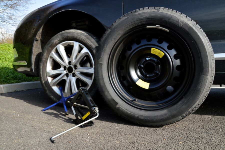 Flat Tire on the Road? Here’s How Tow Truck Salt Lake Can Help